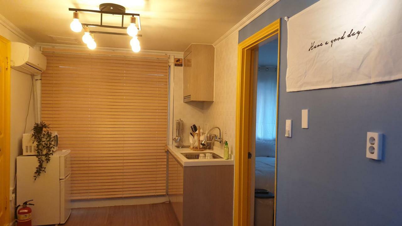 Hong Dae Young S Family House *